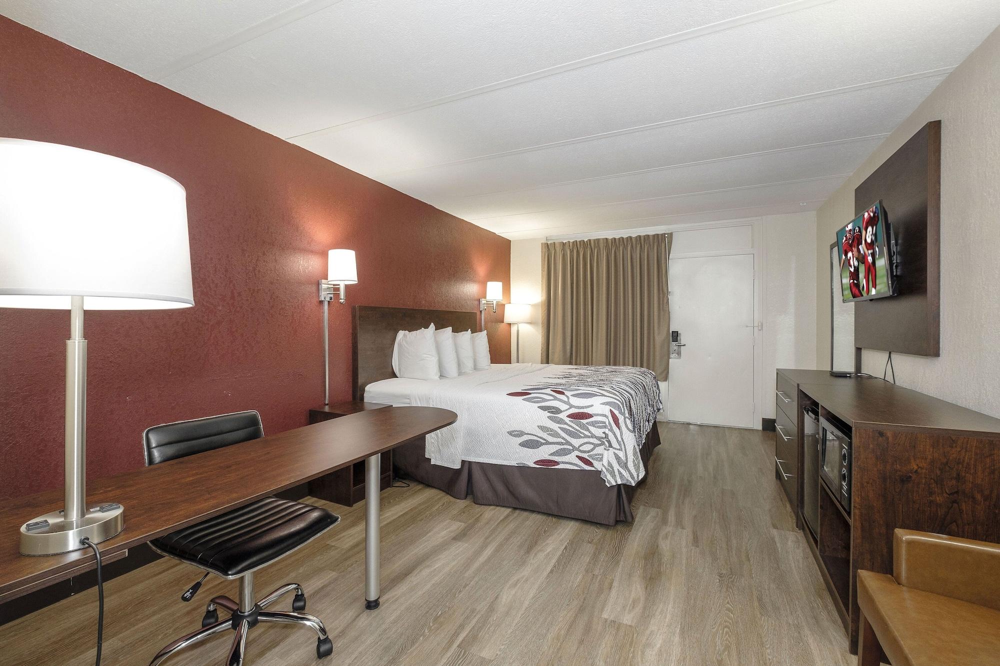 Red Roof Inn Fredericksburg North Екстериор снимка