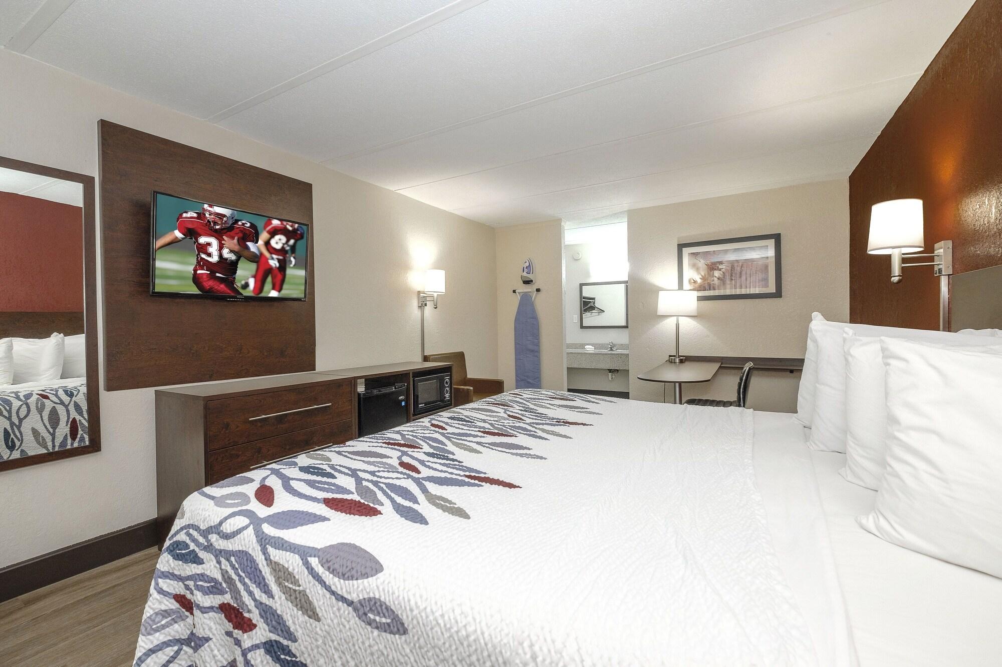 Red Roof Inn Fredericksburg North Екстериор снимка
