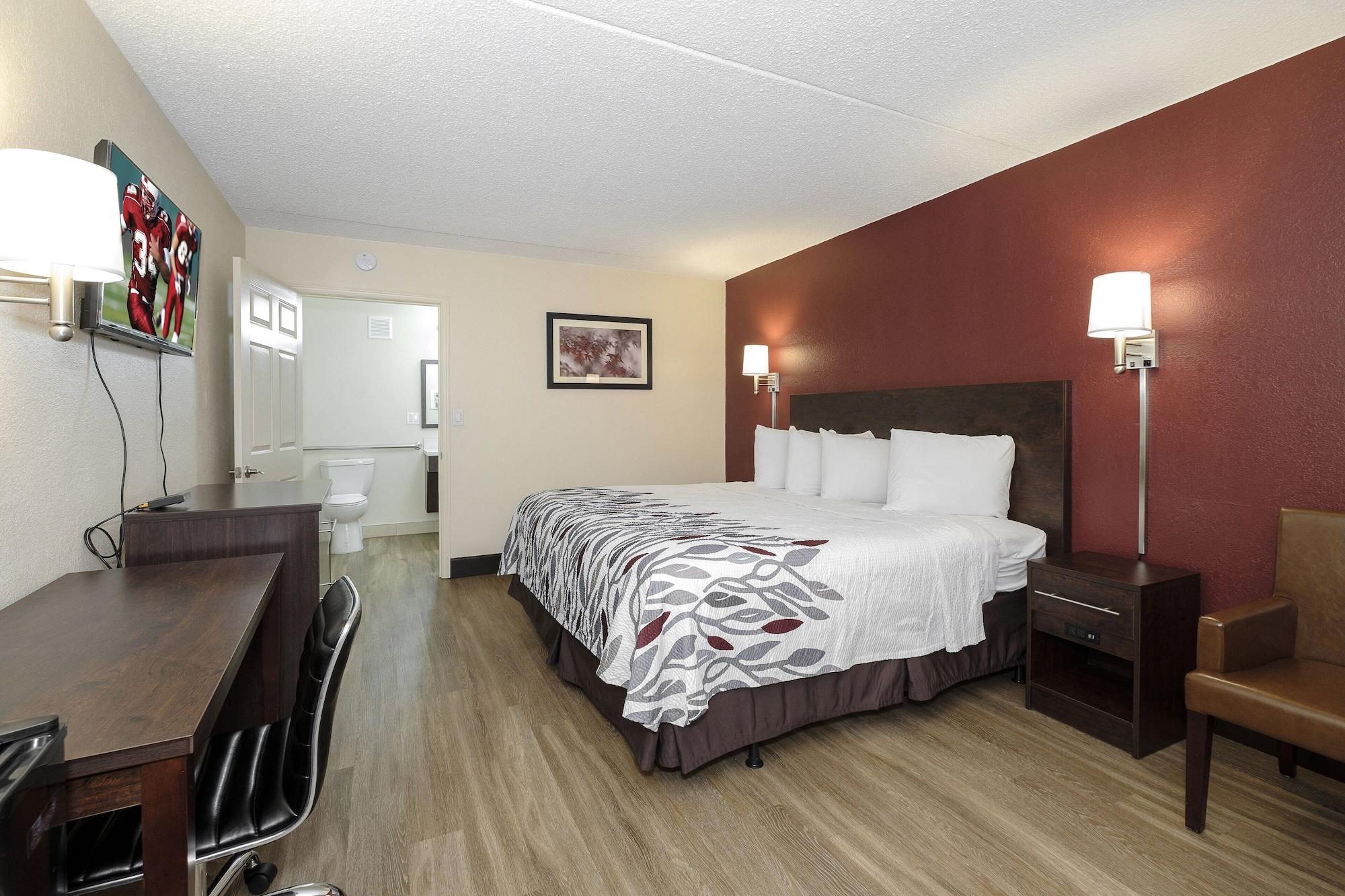 Red Roof Inn Fredericksburg North Екстериор снимка