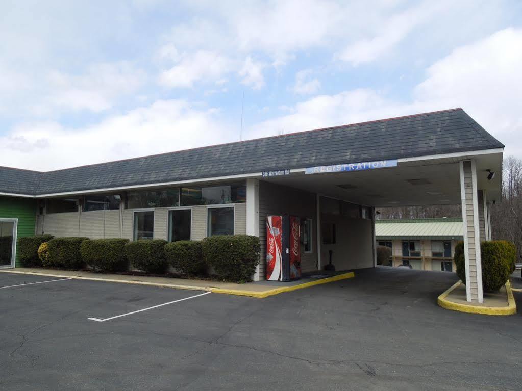 Red Roof Inn Fredericksburg North Екстериор снимка
